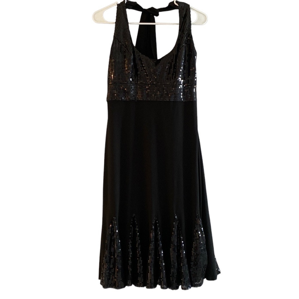 Cache gorgeous black cocktail dress. Sequined top and hem. Stretchy. Lined. 8
